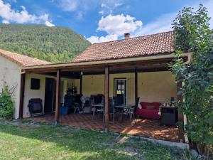 Sejours chez l'habitant Chambre aux Gorges de Daluis : photos des chambres