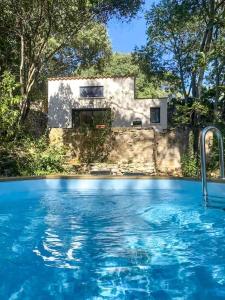 Maisons de vacances Mazet entre ville et garrigue avec piscine : photos des chambres