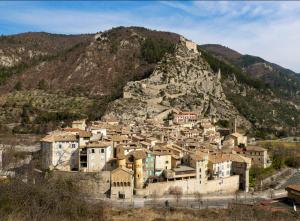 Sejours chez l'habitant Chambre aux Gorges de Daluis : photos des chambres