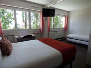 Hotels Hotel Escatel : photos des chambres