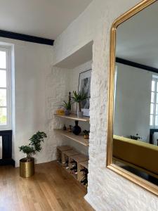 Bright Apt 70m2 in Bayeux historic center w Pkg