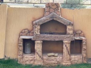 فيلا للايجار اليومى فى الريف الاوربي- طريق مصر اسكندرية الصحراوى - قريبة من مطار سفنكس - وهايبر وان الصحراوى- 5 غرف نوم وحمام سباحة وكيدز اي