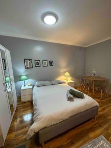 CENTRAL Ground Floor Studio