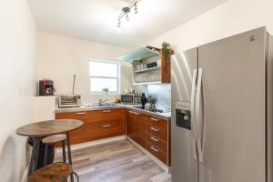 Oia House Brickell Beach 10 minutes Pool Location