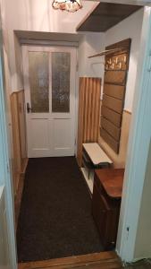 Apartment On Sheptytskyh 27