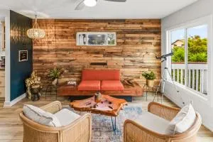 Mile to Beach! Private, Family & Pet Friendly Oasis! Pool Table & Hot tub! - Talich