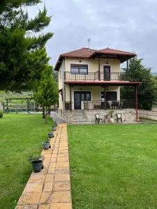 ZEUS Viewpoint Villa: Three floors of beauty - Rapsáni