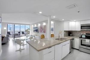 Superstar! Penthouse with Water and Park Views!