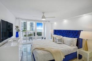 City of Dreams! Renovated With Water & Park Views