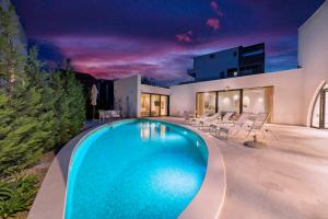 Villa Jerrys Palace - modern villa close to the beach