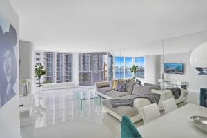 Life Is Gucci! Gorgeous WATER VIEWS Miami Condo!