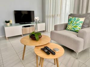 Amazing Ocean View Apt Steps from the Beach