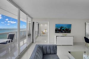 Velvet Sky! Water & Park Views!