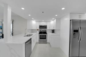 Velvet Sky! Water & Park Views!