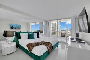 Velvet Sky! Water & Park Views!