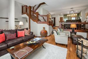 Highlands Slopeside Townhome #18 condo