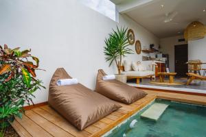Villa Karina - Sumptuous 1BR Private Luxury Villa Walking Distance to Nyanyi Beach