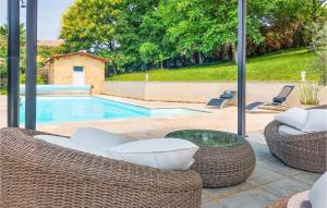 Maisons de vacances Amazing Home In Casseneuil With Wifi, Swimming Pool And 3 Bedrooms : photos des chambres