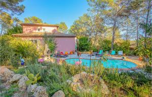 Maisons de vacances Nice Home In Les Arcs Sur Argens With Outdoor Swimming Pool, Wifi And 4 Bedrooms : photos des chambres