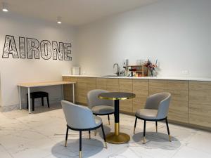 Airone Capsule Hotel
