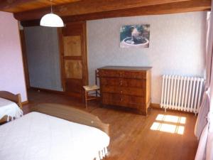 Maisons de vacances Gite Albepierre-Bredons, 4 pieces, 7 personnes - FR-1-742-44 : photos des chambres