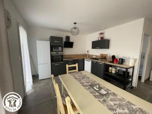 Maison PMR avec Jardin, 8 km de St-Gilles-Croix-de-Vie, 3 Chambres, Wifi et Vélos - FR-1-426-540
