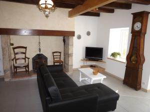 Maisons de vacances Gite Arpajon-sur-Cere, 4 pieces, 6 personnes - FR-1-742-425 : photos des chambres