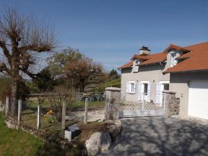 Maisons de vacances Gite Arpajon-sur-Cere, 4 pieces, 6 personnes - FR-1-742-425 : photos des chambres