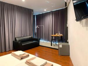 Phòng Tiêu Chuẩn 2 Giường Đơn Với Phòng Tắm Chung (Standard Twin Room with Shared Bathroom)