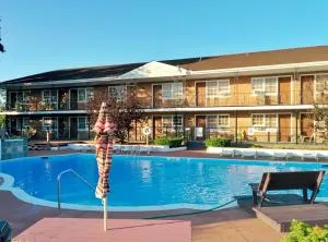 Budget Host East End Hotel in Riverhead - Hampton Bays