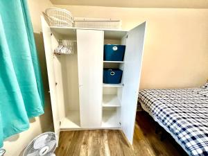 Private Room with Shared Bathrooms 10 Minutes To SeaTac Airport