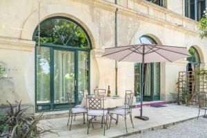 Maisons de vacances 5 Family Apartments with Pool & Large Garden in Historic Pezenas Convent : photos des chambres