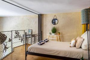 Maisons de vacances 5 Family Apartments with Pool & Large Garden in Historic Pezenas Convent : photos des chambres