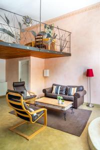 Maisons de vacances 5 Family Apartments with Pool & Large Garden in Historic Pezenas Convent : photos des chambres