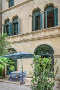 Maisons de vacances 5 Family Apartments with Pool & Large Garden in Historic Pezenas Convent : photos des chambres
