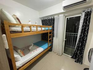 Shore Residences, Mall Of Asia Complex Stayction by PBYY