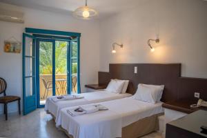 Karavostasi Beach Hotel