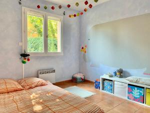 Villas Provencal villa with stunning view & summer pool : photos des chambres