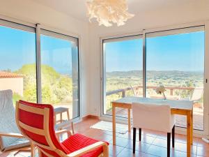 Villas Provencal villa with stunning view & summer pool : photos des chambres