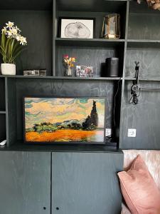 Ultiem ontspannen in luxe en design ingericht Tiny house Onyx in bosrijke omgeving