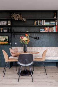 Ultiem ontspannen in luxe en design ingericht tiny house in bosrijke omgeving