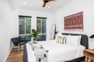 Shellys Waterfront Property - Brand New