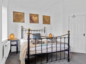 Mulberry Beautiful Apartment with Sea View - Pass the Keys