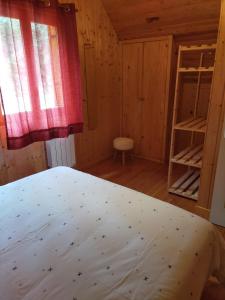 Chalets Gite Le Chalet SaintAntheme / Praboure : photos des chambres