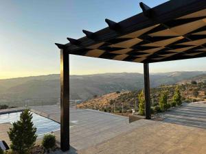 Farmhouse with Pool and Breathtaking Views