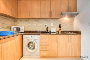 Near to Iconic Miracle & Butterfly Garden Urban Vibe Studio, Lincoln Park A, Arjan-Dubailand by Deluxe Holiday Homes