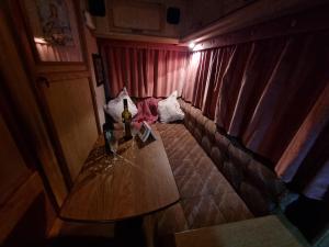 Mehefin Coed co llwyn Celyn