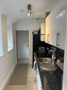 The Mews, private parking included, Windermere