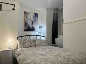 The Mews, private parking included, Windermere