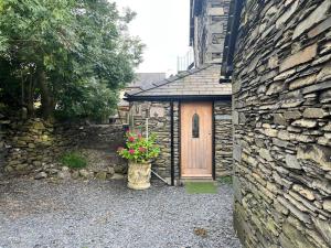 The Mews, private parking included, Windermere